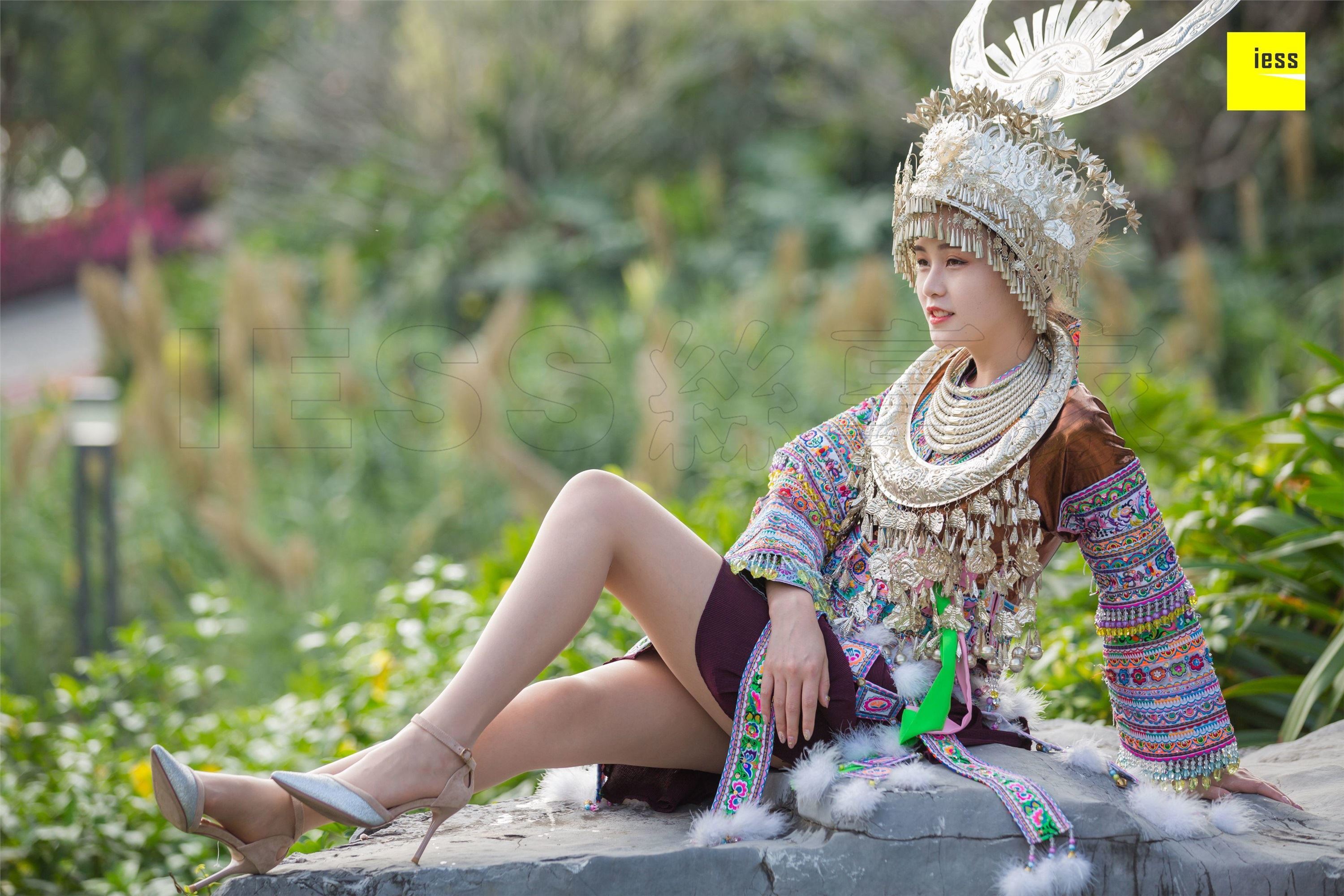 IESS异思趣向 2018.12.04《魔鬼周三》特刊45期：九妹- 穿丝袜的苗族九妹